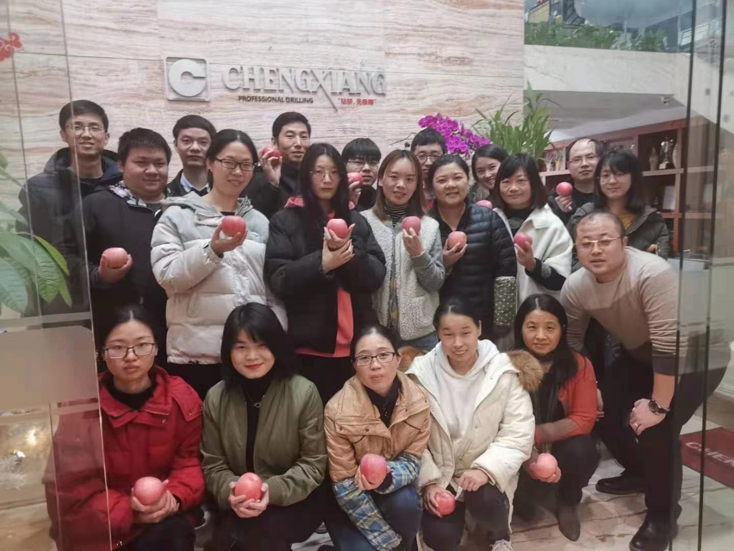 風(fēng)勁帆滿圖新志，砥礪奮進正此時